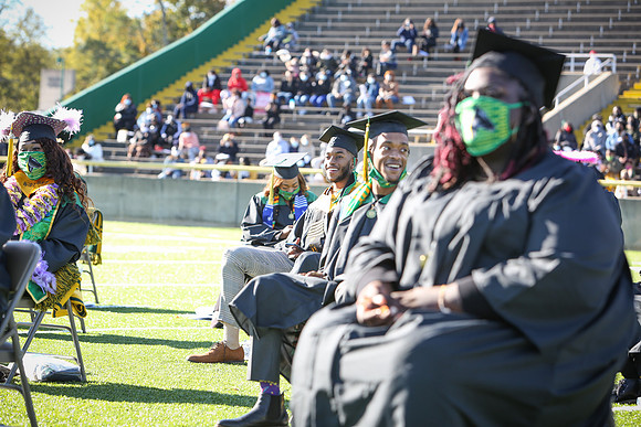 grad2020-305