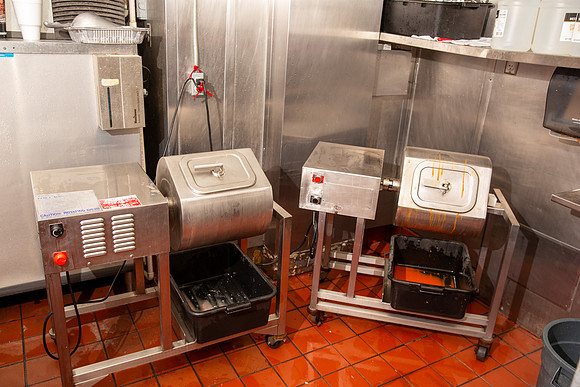 IndisChicken_Action_Marinating_06