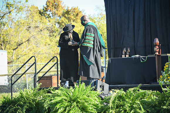 grad2020-346