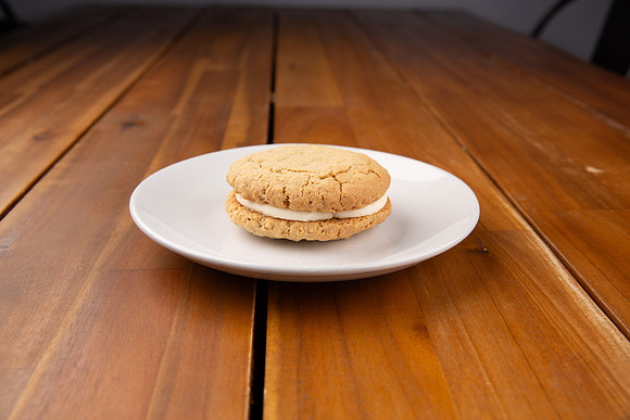 RevivalCoffeeCompany_OatmealCremePie_4