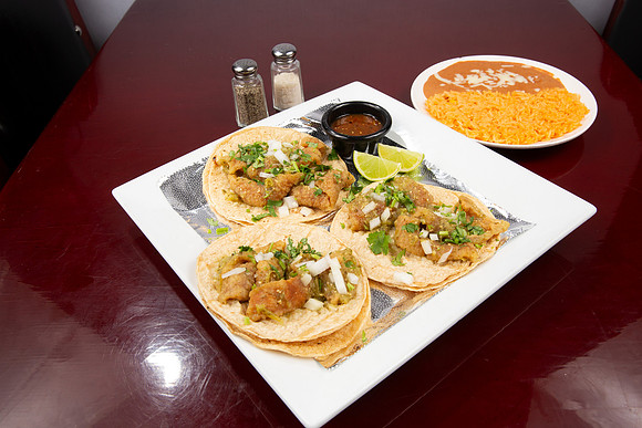 LosCabosMexicanGrill_StreetTacos_ChicharronTacos_01