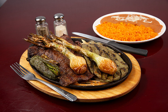 LosCabosMexicanGrill_Steak_CarneAsada_01