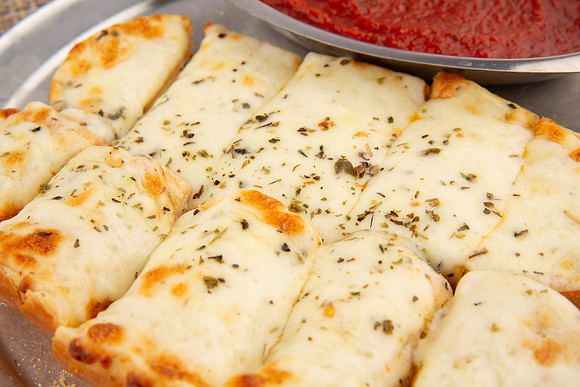 Daddios_8-inchCheeseBread_5