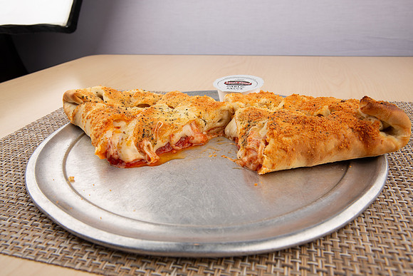 Daddios_Calzones_1
