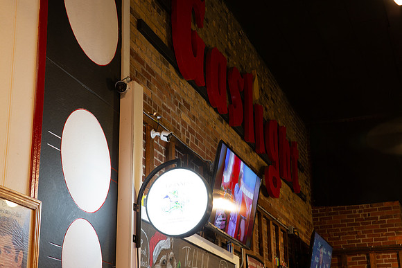 GaslightPizzaGrill_IntExtAction_44
