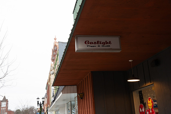 GaslightPizzaGrill_IntExtAction_62
