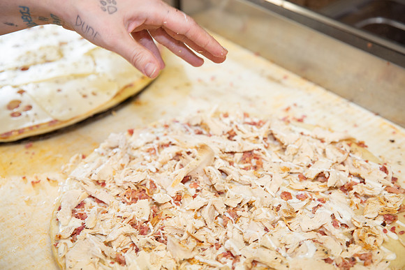 GaslightPizzaGrill_IntExtAction_78