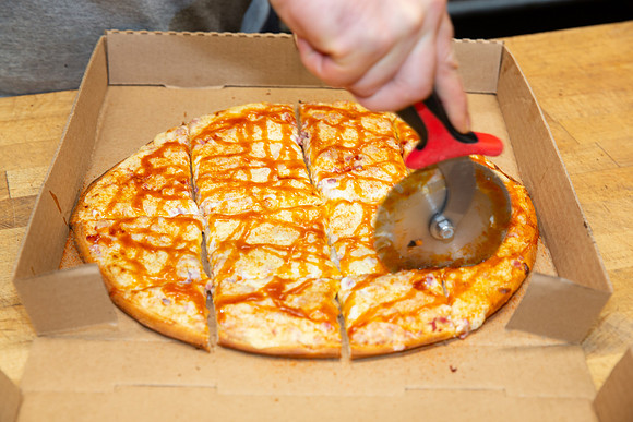 GaslightPizzaGrill_IntExtAction_85