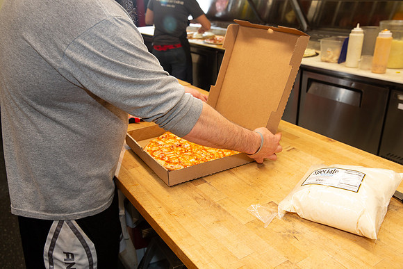 GaslightPizzaGrill_IntExtAction_86