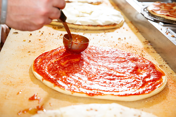 GaslightPizzaGrill_IntExtAction_91