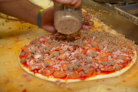 GaslightPizzaGrill_IntExtAction_94
