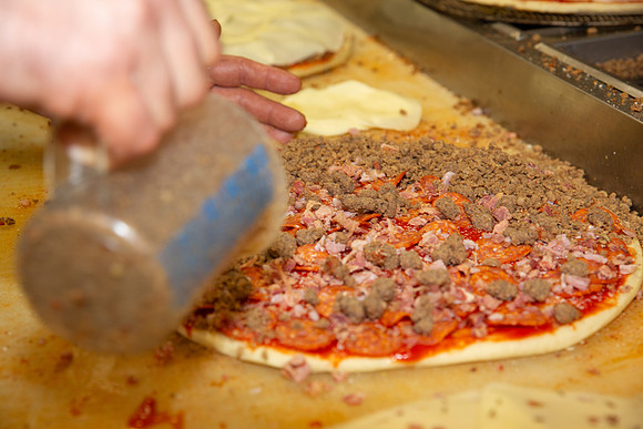 GaslightPizzaGrill_IntExtAction_95