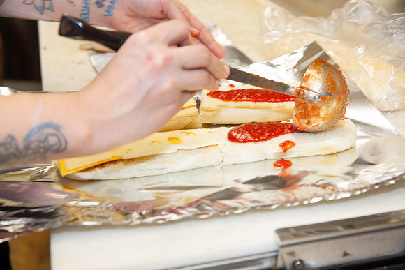 GaslightPizzaGrill_IntExtAction_98