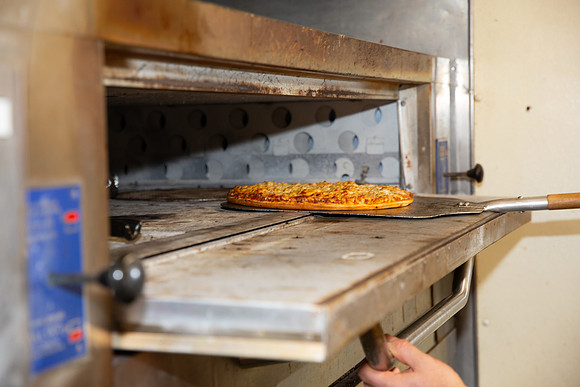GaslightPizzaGrill_IntExtAction_108
