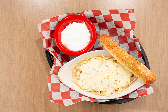GaslightPizzaGrill_KidsAlfredo_3
