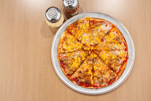 GaslightPizzaGrill_PizzaBaconCheeseburger_2