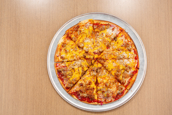 GaslightPizzaGrill_PizzaBaconCheeseburger_3