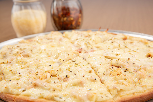 GaslightPizzaGrill_PizzaChickenCordonBleu_2