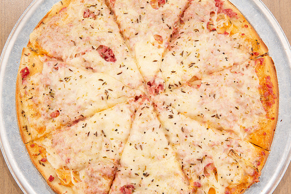 GaslightPizzaGrill_PizzaReubenPizza_4