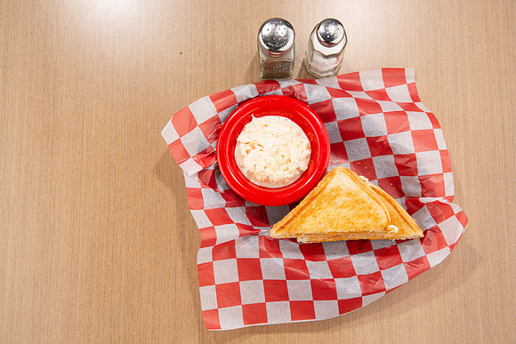 GaslightPizzaGrill_GrilledCheese_3