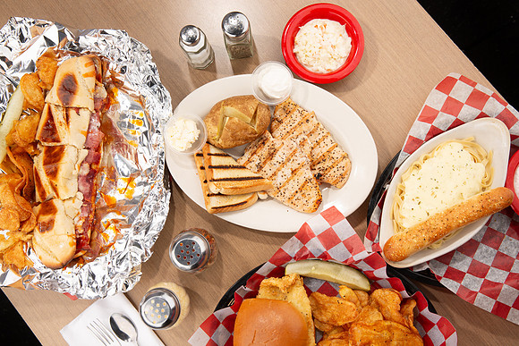 GaslightPizzaGrill_Hero_4-2