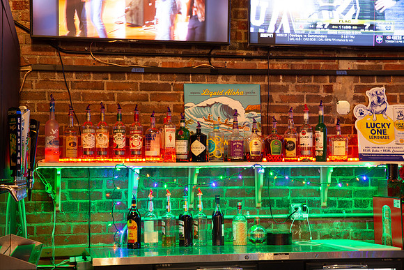 GaslightPizzaGrill_IntExtAction_41