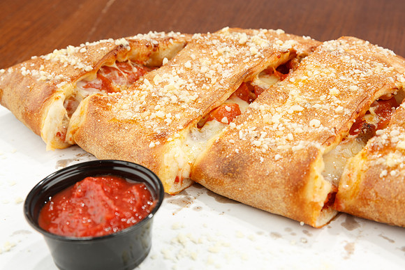 BigCityPizzaDanville_PullmanCalsone_1 WEB LARGE