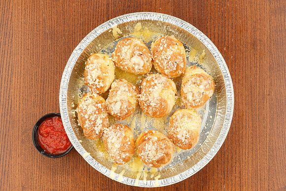 BigCityPizzaDanville_NavyPierGarlicKnots_4 WEB LARGE