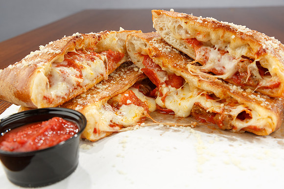 BigCityPizzaDanville_PullmanCalsone_3 WEB LARGE