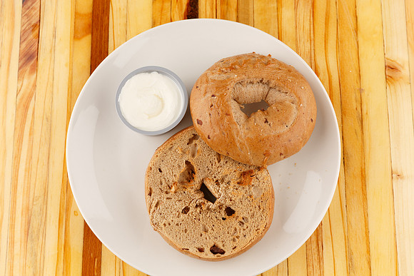 YokefellowCoffeeRoasters_CinnamonRaisinBagel_1