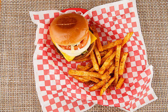 BurgerGirl_BlackBeanBurger_2