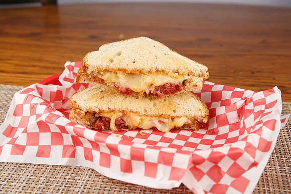 BurgerGirl_ClassicRueben_2