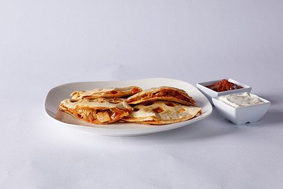 PEP_25_LocalEatsPhotography_BeanCove_ChickenQuesadilla_05