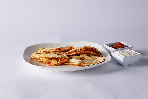 PEP_25_LocalEatsPhotography_BeanCove_ChickenQuesadilla_06