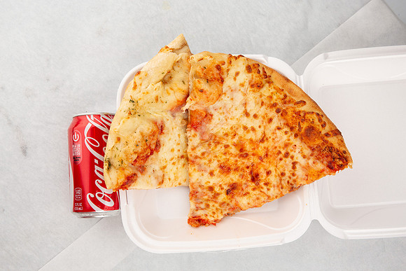 LouisvillePizzaKing_2SCheeseWithSodaCan_2