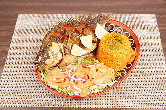 TaqueroMucho_Seafood_MojarraFrita_2