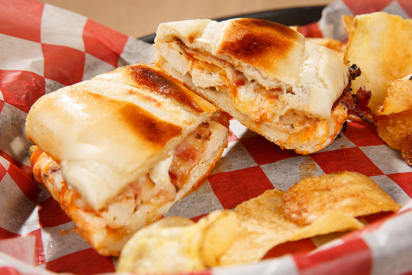 GaslightPizzaGrill_ChickenBaconRanch_1-2026Aug