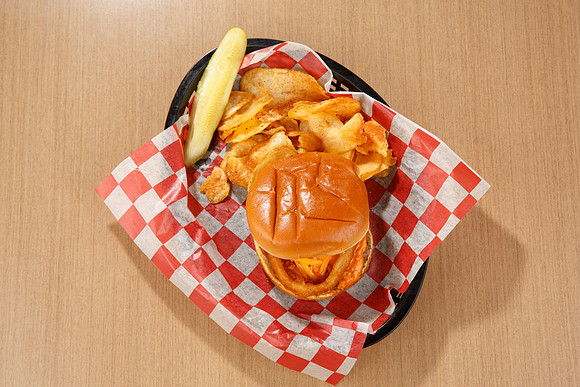 GaslightPizzaGrill_PimentoBurger_4-2026Aug