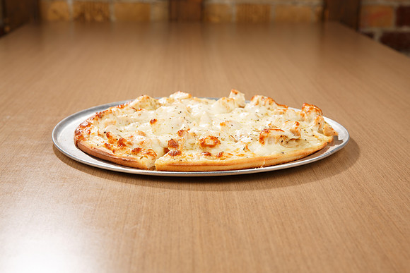 GaslightPizzaGrill_PizzaChickenAlfredo_2-2026Aug
