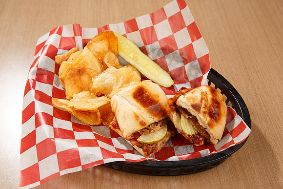 GaslightPizzaGrill_PulledPork_3-2026Aug