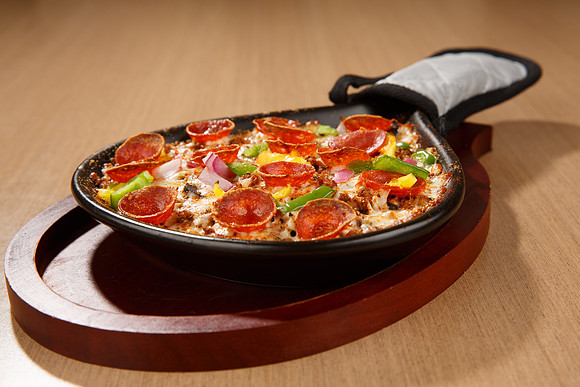 GaslightPizzaGrill_SkilletPizzaBowlsTheGas_1-2026Aug