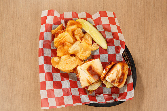 GaslightPizzaGrill_PulledPork_4-2026Aug