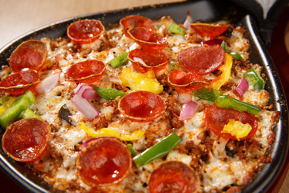 GaslightPizzaGrill_SkilletPizzaBowlsTheGas_3-2026Aug