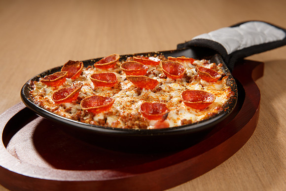 GaslightPizzaGrill_SkilletPizzaBowlsTheMeat_1-2026Aug
