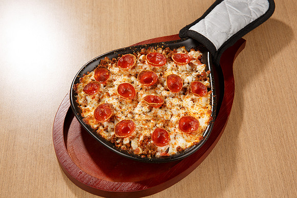 GaslightPizzaGrill_SkilletPizzaBowlsTheMeat_2-2026Aug