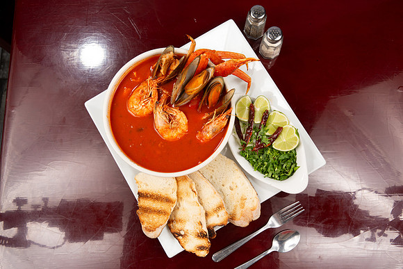 LosCabosMexicanGrill_Seafood_SevenSeasSoup_04