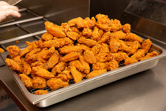 IndisChicken_Action_Frying_29