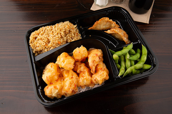 BentoAsianKitchenSushi_BangBangShrimpBentoBox_2