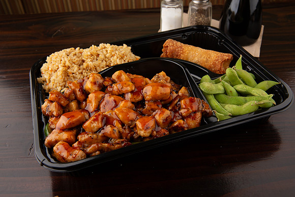 BentoAsianKitchenSushi_ChickenBentoBox_1