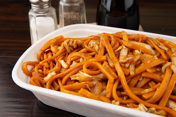 BentoAsianKitchenSushi_ChickenLoMein_5